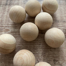 Load image into Gallery viewer, 20mm solid wooden ball