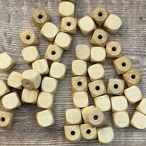Pack of 50 x 1cm cube / dice beads - natural