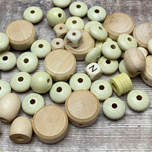 Load image into Gallery viewer, Weird cream beads – detail