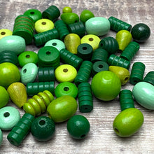 Load image into Gallery viewer, Green beads – detail