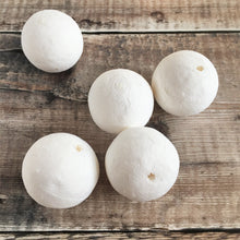 Load image into Gallery viewer, Compressed paper balls 4.5 cm diameter - white spun cotton / paper wadding shapes