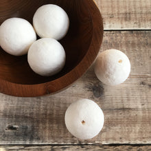 Load image into Gallery viewer, Compressed paper balls 4.5 cm diameter - white spun cotton / paper wadding shapes