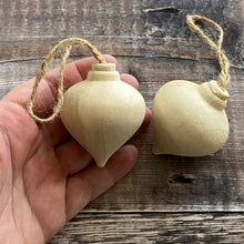 Load image into Gallery viewer, Poplar Christmas ornaments