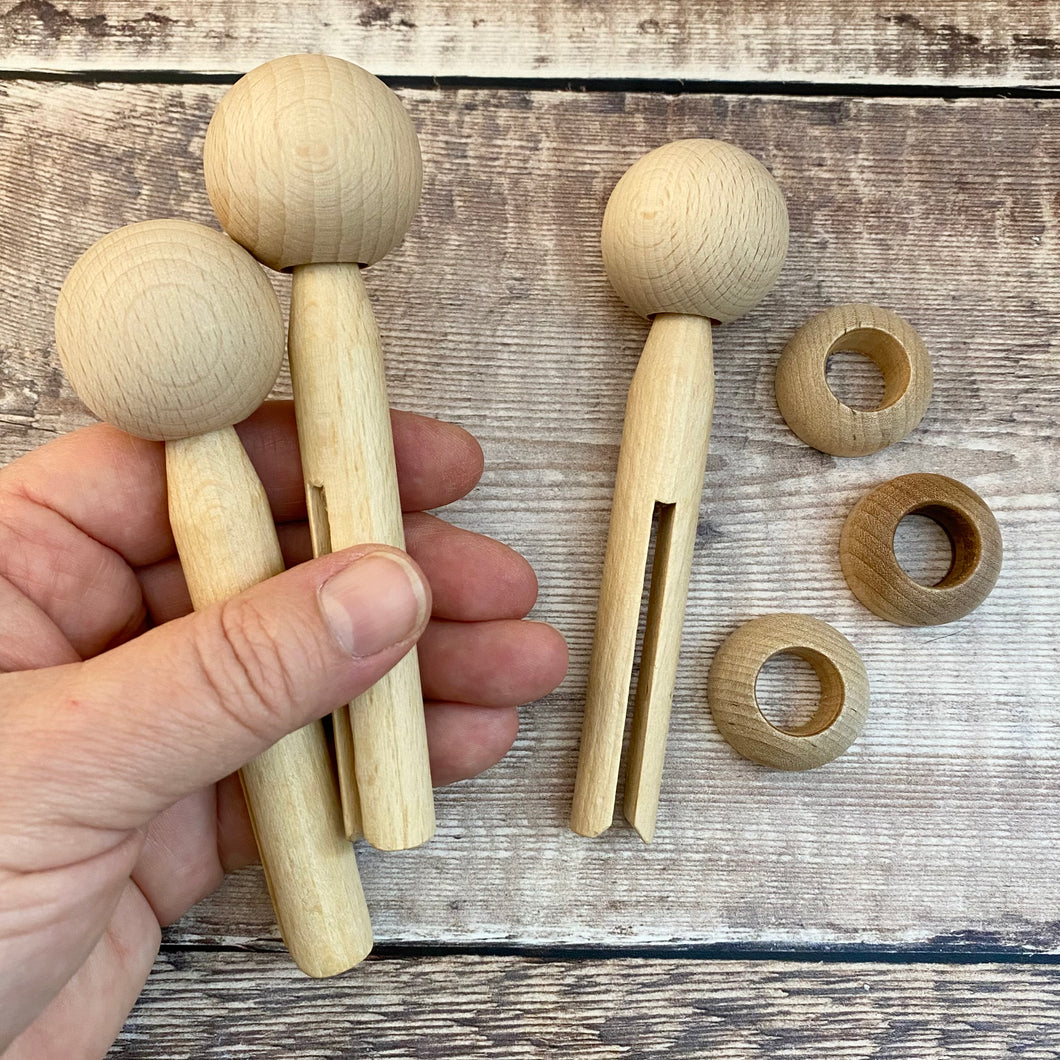 Dolly pegs with 'close fit' heads, stands for 3 peg dolls - no arms