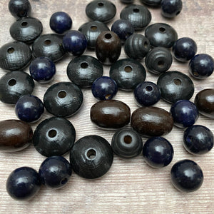 Black beads – detail