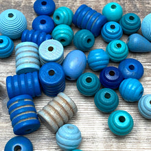 Load image into Gallery viewer, Blue beads – detail
