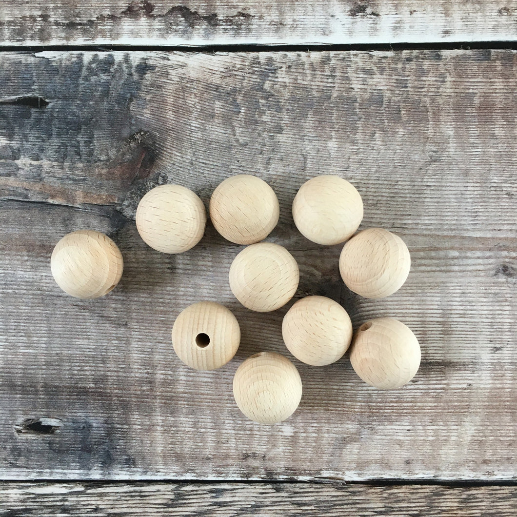 Bead - round wooden bead in beech, 2.5 cm / 25 mm diameter
