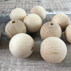 Bead - round wooden bead in beech, 3 cm / 30 mm diameter