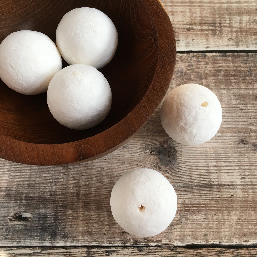 Compressed paper balls 4.5 cm diameter - white spun cotton / paper wadding shapes