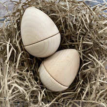 Load image into Gallery viewer, 8cm beech egg closeup
