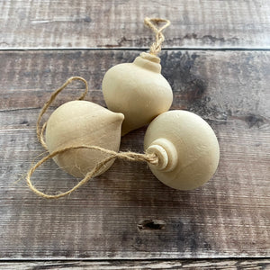Poplar baubles with jute string