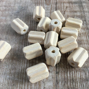 Bead - wooden fluted / corrugated roller bead