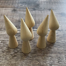 Load image into Gallery viewer, Pointy hat gnomes
