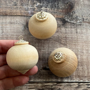 Wooden baubles with hanging ring